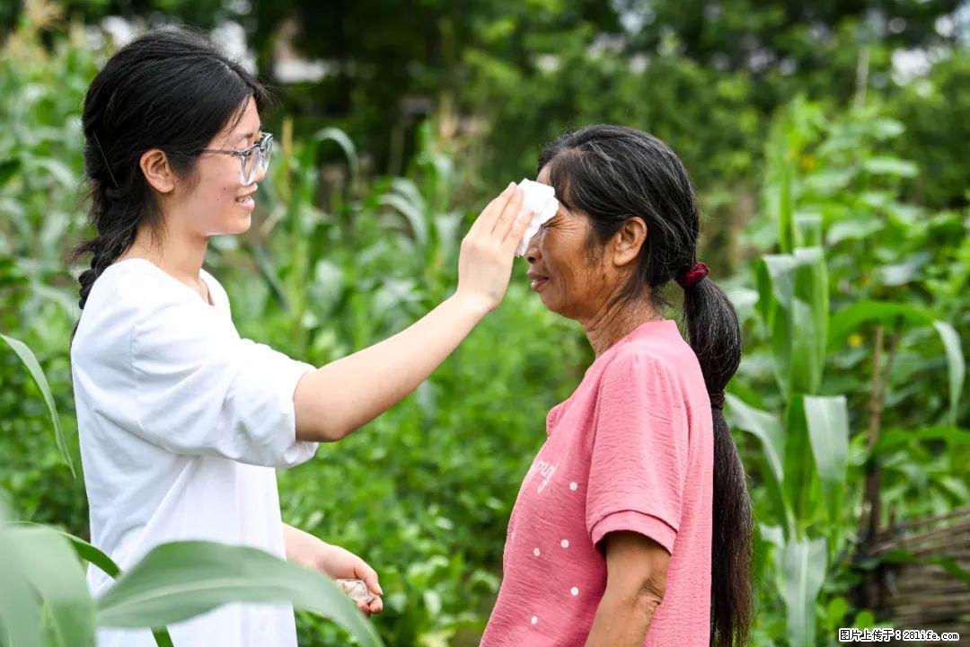 全网追的“扁担女孩”,找了一份暑假工,时薪12元 - 南京生活资讯 - 南京28生活网 nj.28life.com
